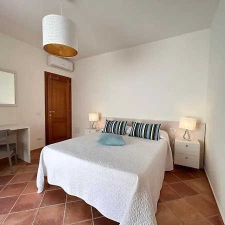 Casa Delfino With Pool Near Beaches Budoni