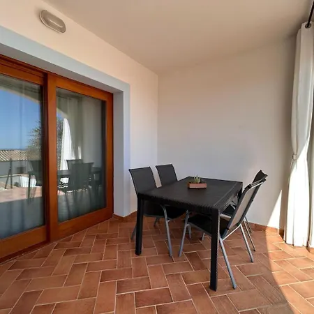 Casa Delfino With Pool Near Beaches