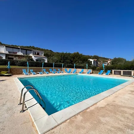 Apartment Casa Delfino With Pool Near Beaches
