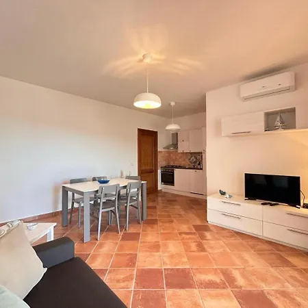 Casa Delfino With Pool Near Beaches Budoni